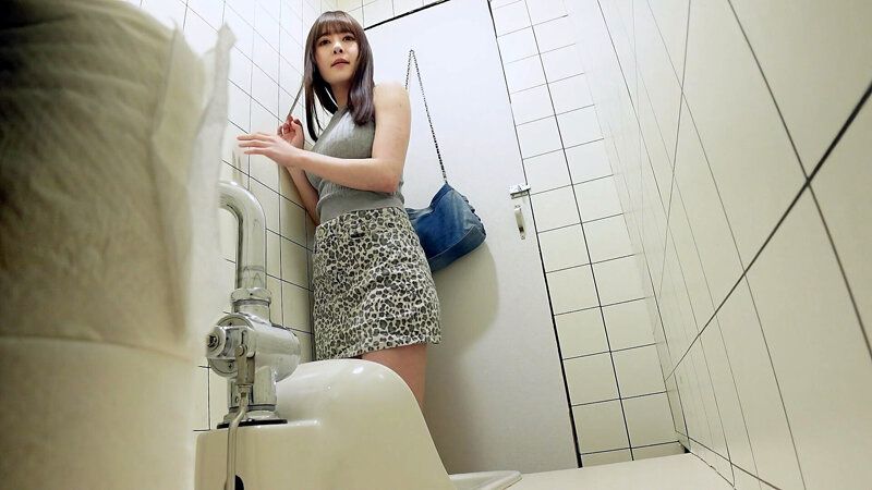 女子トイレ覗き迫力の放尿と生々しいオナニー ＃7 ギャラリー 1