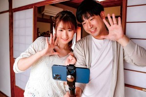 地方の古民家物件を購入して脱サラ田舎暮らし系動画配信者として順調にチャンネル登録者数を増やしていた僕達夫婦ですが村の畑を耕す巨根の農業従事者に妻をねとられてしまって……的な話です 末広純 ギャラリー 2