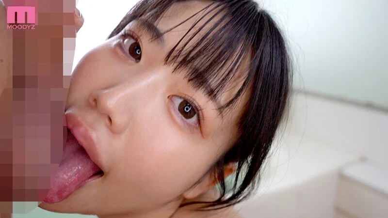 初めての中出し解禁！！中年オジサンの唾液欲しさに抱っこSEXして逃さずに何発も膣射！！ 桜ゆの