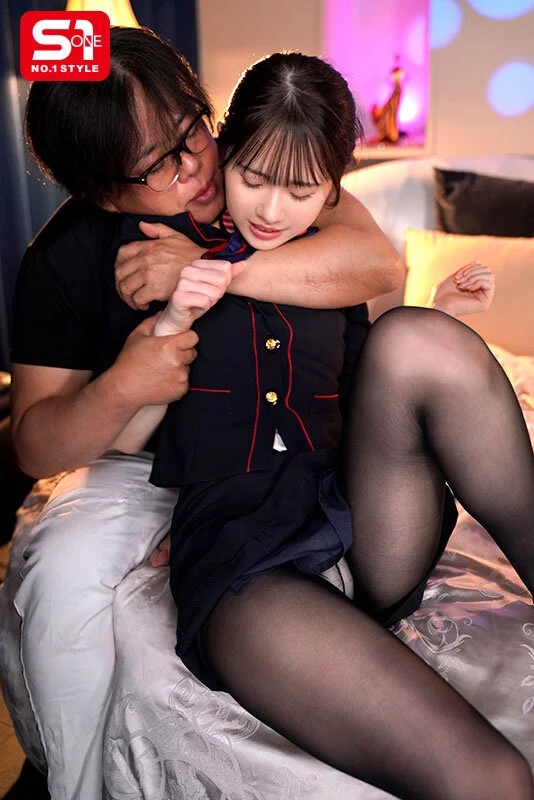 スレンダーな新人CAが巨漢クレーマーに犯●れ、心壊れ、肉オナホと化した後に… マ●コが極太ペニスに馴染んできてあり得ないほどイキまくった。 白上咲花