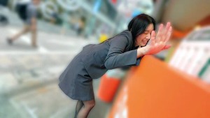 素人美少女とリモコンバイブお散歩9ー黒パンストOL編ー「もう我慢できません…//」人ごみの中、黒パンスト美脚ガクブル震わせイキまくってしまうOLたち！人生初の羞恥プレイでまさかのエロスイッチオン！車移動中も大胆カーオナニー！最後はホテルで心行くまで生セックス！ ギャラリー 3