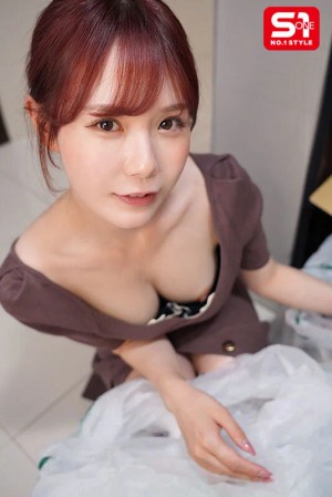 胸元チラリ 表情はトロットロ 毎朝ゴミ捨て場で目が合う朝帰りホロ酔いお姉さん miru ギャラリー 2