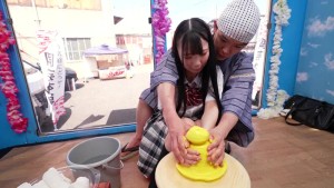 マジックミラー号ハードボイルド 女〇〇生が挑戦するパイズリ陶芸チャレンジ！敏感すぎる乳首の先っちょを粘土とオイルで刺激され未熟な体がアツーくなってしまった思春期お嬢様は初めての中イキ＆中出ししちゃうなんて！～なこ編～ ギャラリー 2