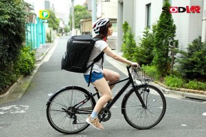 【VR】超ラッキースケベ配達員VR【SNSでも大人気】 あの方言素人娘が出会って速攻、中出し懇願してくるッ！さらに寝室に移動して延長中出しSEXまでッ！！！ 石原希望 ギャラリー 3