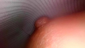 完全着衣内アングル！先端が自在に動くファイバースコープで敏感な乳首を責められ恥ずかしがりながらも感じてしまうスーツ系ちっぱい美女 雨村梨花 ギャラリー 4