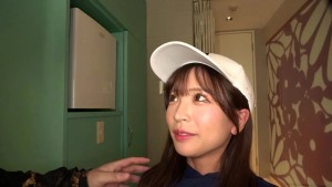 【4K】デカチン男優とハメ撮りいちゃラブSEX 小那海あや ギャラリー 1