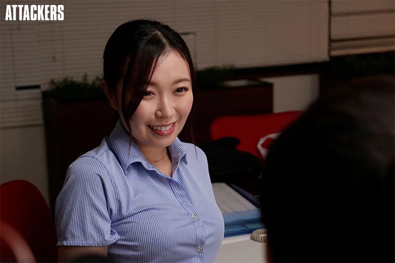 人妻上司はムチムチ下半身強調タイトスカートで無自覚誘惑 流川はる香