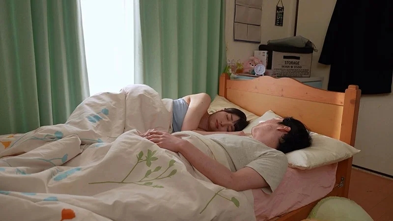 彼が出張で不在中、彼の父親に執拗に媚薬姦され続け、性交中毒と化した美少女。 中城葵