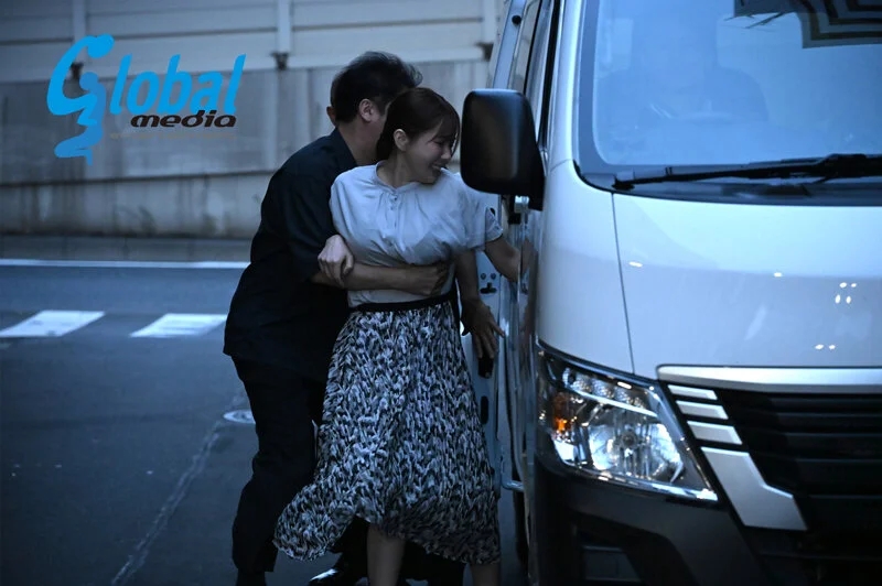 絶叫凌●レ●プ 強●される人妻 旦那の多額借金でカタに犯●れ続けた悲哀妻。拉致されて媚薬ブチ込み4P輪●！！ 波多野結衣