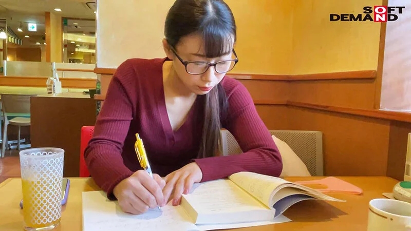 国立大学に通いながら高級ソープに出勤するインテリ女子大生 星川りく（仮）21歳 ちんちんへの好奇心が抑えきれず1本限りのもぎたてAV出演