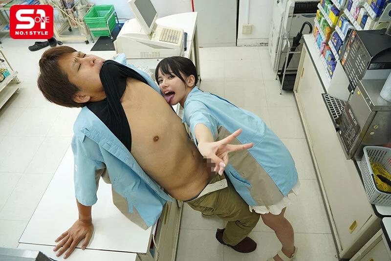 僕は生意気カワいい学生バイトに「ざぁこ」扱いされて 悔しいのにチ●ポフル勃起させて痴女ってくれるのを期待している情けない大人です。 渚あいり ギャラリー 7