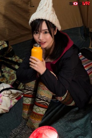 【VR】【雪山遭難VR】このままじゃ凍死確実！裸で抱き合ってカラダを温め合い、至近距離で見つめられながら密着摩擦で生性器をコスり合った直後に極限状態のサバイバルSEX 小倉由菜 ギャラリー 1