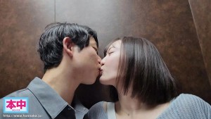 横浜デートして、野外キスして、イチャついて流れでラブホに入って一発射精してももう1回ヤリたい… ノーカットハメ撮り中出し2本番と顔射。美谷朱音と休日のプライベートSEX120分 ギャラリー 2