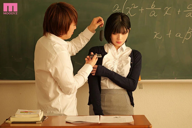 学校内どこでも寸止めリモバイ調教 イッたら最後…絶倫生徒たちの中出し沼に堕ちた新任教師 石原希望