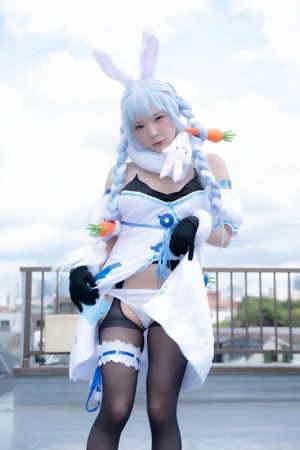 美少女コスプレイヤーさんの本性めくれるド淫乱痴女化！！情熱的汗だく3P中出しセックス！！【2キャラ収録！！】 ギャラリー 1