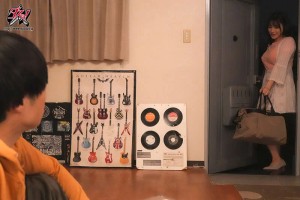 母さんを女性として意識してしまった僕は、親子の一線を余裕で超えて中出し同棲セックスをしていた。 森沢かな ギャラリー 1