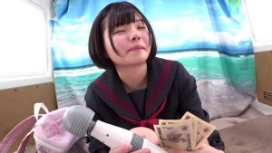 街行く女子○校生が おま○こ丸出し拘束されたまま何度もイカされ絶頂潮吹き！ 人生初の快感に火照りが止まらない素人娘はデカチンを見せつけられると連続生中出しも拒めない！～なお編～ ギャラリー 2