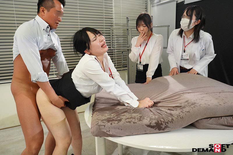 「人は延々と潮を噴かされ続けたらどうなるか？」をSOD女子社員3名が真面目に検証 計82回の拡散！長距離！連続！イクスプロージョン潮噴き実験 SOD性科学ラボREPORT21 ギャラリー 20