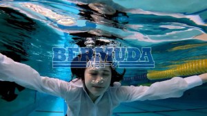 会社帰りの同僚OLと濡れ透け着衣プールからの濃厚ベロチューレズSEX ギャラリー 2