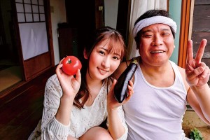 地方の古民家物件を購入して脱サラ田舎暮らし系動画配信者として順調にチャンネル登録者数を増やしていた僕達夫婦ですが村の畑を耕す巨根の農業従事者に妻をねとられてしまって……的な話です 末広純 ギャラリー 3