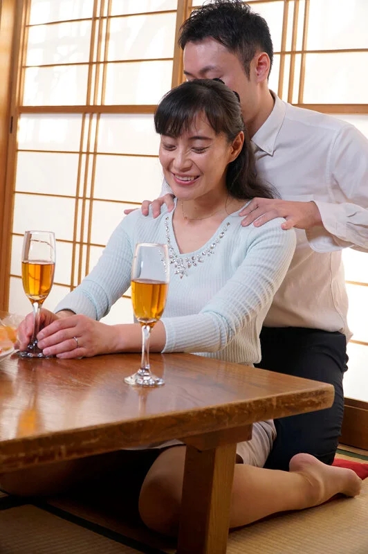 極上熟女 平岡里枝子