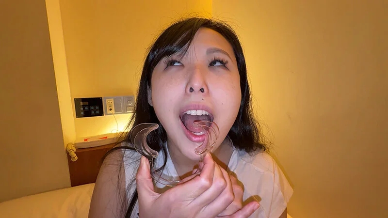 【個人撮影】横山夏希の喉チンコ触り＆肉厚舌を開口器で観察