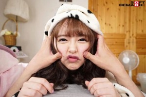 【VR】リアル同棲彼女 めちゃくちゃ可愛い小倉由菜ちゃんが僕のことを大好きでしかも超エッチ！こんな子と一緒に住んだら毎日楽しくイチャイチャしっぱなしでエッチもヤリまくりの究極ラブラブ同棲日記 ギャラリー 3