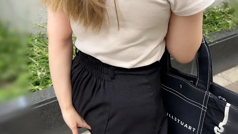 街角で声をかけてアナル観察させてもらう ネイリスト見習い ひなたちゃん