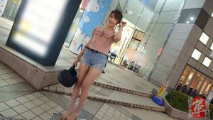 人生初の前戯にグショ濡れ！ゆなちゃんに革命を。圧倒的美尻＆美乳なスレンダー美女！ベロチューだけで身体をビクつかせ、マン汁ダラダラwシックスナインでW責め！！たっぷり前戯からのガン突きピストンで喘ぎ狂う！挿入だけのセックスにさようなら。【しろうと… 木下ひまり ギャラリー 1