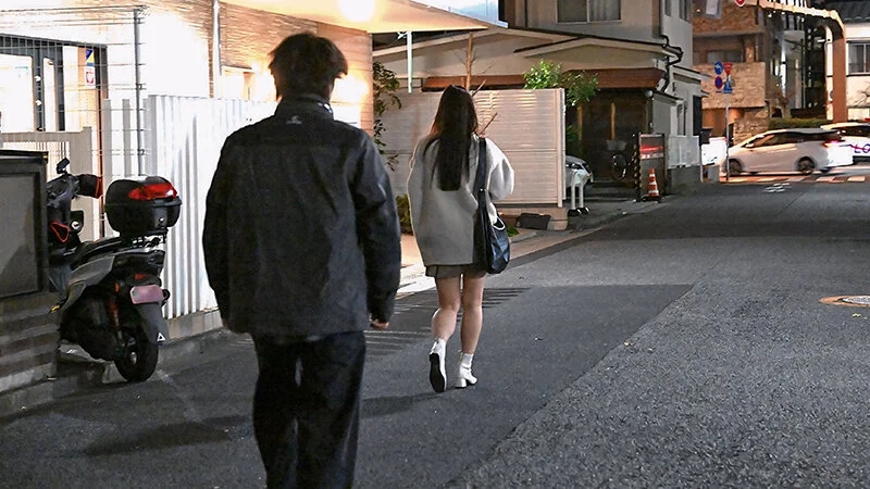 接客態度の悪さを売りにして流行っているレストランの店員が度を過ぎていたのでバイト後に待ち伏せ注意（SEX）。3日で従順な接客（肉便器）になりました 宮城りえ