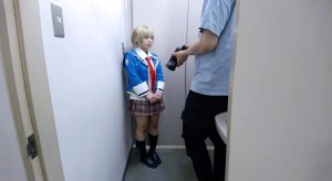 【小さなカラダでデカパイGカップ】超逸材ミニマム140cm台レイヤーおじさん全員と唾液交換長時間DキスでドM完全覚醒【連続喉奥イラマえずき汁噴射＆絶叫イキっぱなしパワーピストン】最高パイズリ狭射セックス6P大乱交 ギャラリー 1