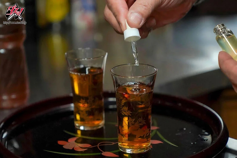 華奢スレンダー巨乳な彼女が俺の親父に寝取られ種付けプレスされていた。 七瀬アリス