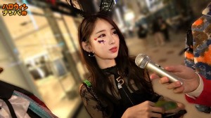【ハロウィン2025 プリ尻パリピギャル】光るヒップで渋谷を制圧！蛍のように舞うスレンダー美女降臨！！止まらないテンションでデカチン食べ比べダブルフェラ！中出し＆顔射でHappy Halloween♪【ハロウィンナンパ】【なつみ】 夏海 ギャラリー 2