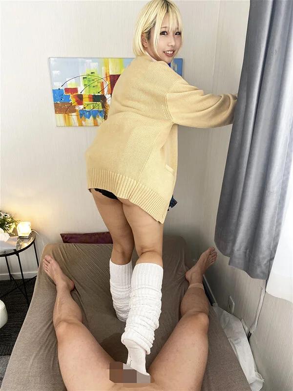 【VR】Hcup美爆乳の金髪GALに【ミニスカ本革黒ブーツ！ J○制服ルーズソックス！】を着せてコスプレSEX！生ハメ激突きで絶頂を繰り返して潮吹き連発超絶スプラッシュ！【手コキ・ブーツコキ・ルーズコキ・挟射・中出し3発・顔射】 乙アリス ギャラリー 6