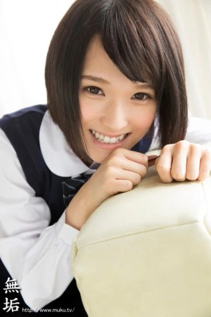 今日は家に椎名そらと二人きり…。正常位で乳首を舐めながらエッチしたり、オナニーを見せてくれたり手コキしてくれたり、中出しもさせてくれちゃいました。 ギャラリー 1