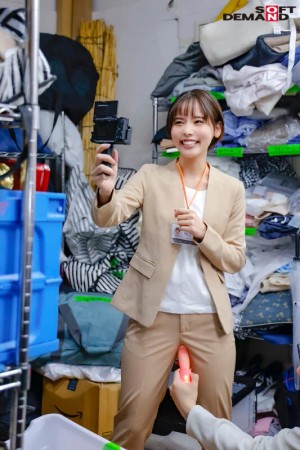 おもちゃ開発で大絶頂ドキュメント！ 女性用アダルトグッズの研究で実際に試して気持ち良さを追求するうち気づけば何度もイっちゃってました…！ ショートカットが可愛らしいグッズ事業部 入社2年目柴崎はる ギャラリー 2