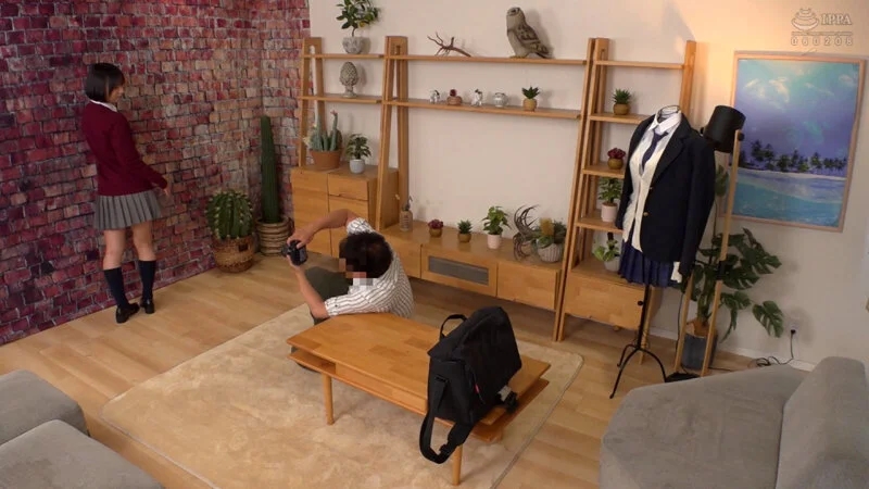 制服特化 おじ好きちっぱい誘女 剛毛ビッチ スレンダーボディ×ちっぱい×デカ尻 反則級の黄金比で依存確定！すず バスケ部/趣味オナニー もなみ鈴