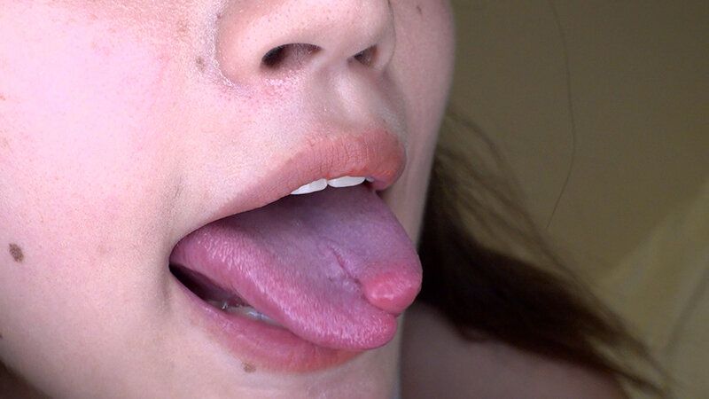 舌割れトロ顔女子がM男に濃厚鼻フェラ ギャラリー 2