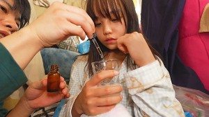 ゴミ屋敷に住む褐色チビ美少女を媚薬で意識朦朧アヘ顔凌●調教 ミニマム美少女まい 北乃まい ギャラリー 4