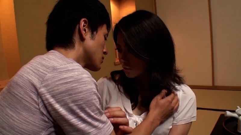 禁断の背徳行為に溺れる美熟女の淫乱中出しSEX！心では抗っていてもカラダが我慢出来ない！ ギャラリー 1