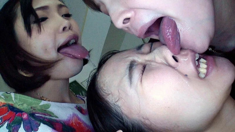 高粘度白濁唾顔舐めレズ