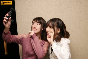 お前らチ○ポ洗って待っとけよ！ M男クンの自宅にいきなり家凸！ W小悪魔SEXデリバリー！！ 白桃はな 花狩まい ギャラリー 5