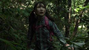 欲望の森 まいごの全裸少女を森で見つけて性欲が抑えられない 由良かな ギャラリー 1