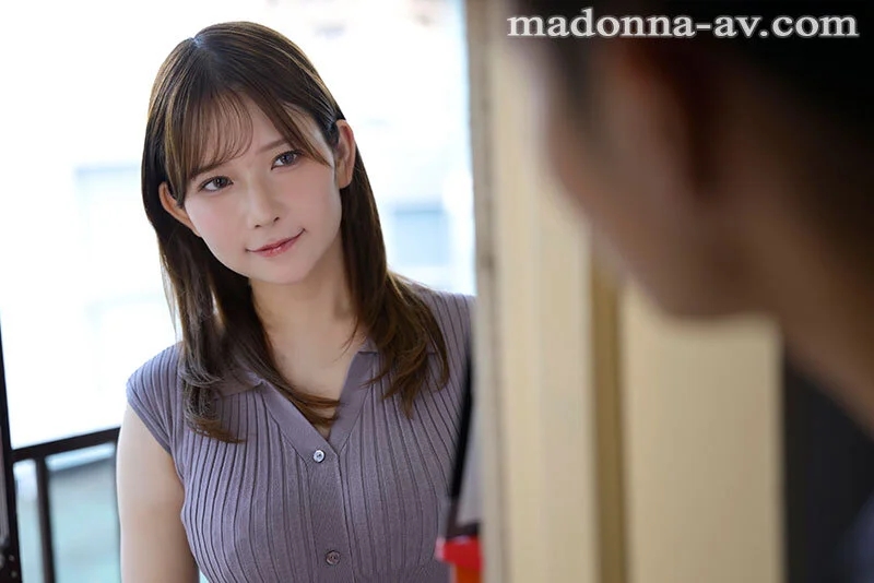 甘い囁きに流されるまま、僕は大学を留年するまで、人妻との巣篭もりSEXに溺れて…。 桃園怜奈