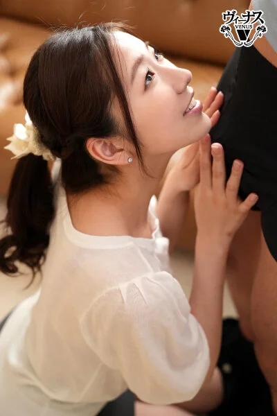 昼ランチで行く会社近くのカフェで働くパート妻はエロ女神 美味しそうに咥えるザーメン大好きフェラ 激オナ連続アクメ 結婚しているのに生ハメ中出しを求めてきた―。 七原さゆ