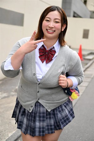 【VR】【圧倒的超肉感特化】Y2KむっちむちぱっつぱつJKコスプレ娘と金玉袋から精子が枯れ果てるまで何度も何度も貪り性交！！ 藤沢麗央 ギャラリー 2