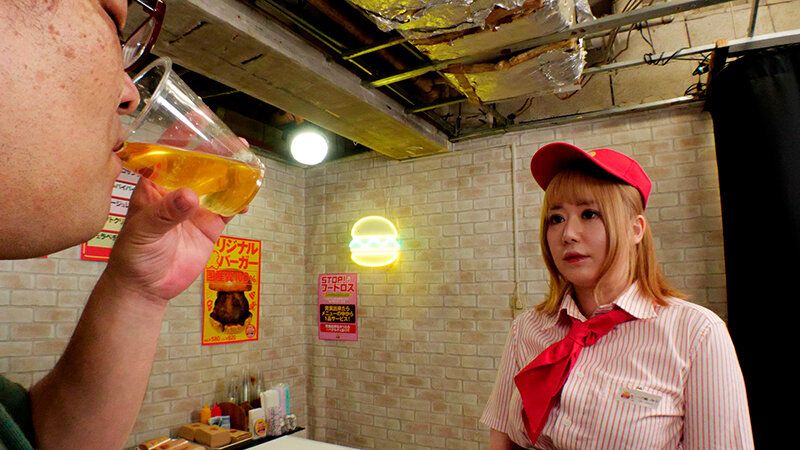 脱糞ファーストフード ギャル店員みうの大量糞！クソースホットドッグを召し上がれ♪ 一ノ瀬みう ギャラリー 11