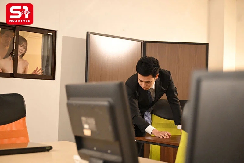 野心あふれた美人秘書はこっそりゆっくり社長に犯●れるスローピストン肉便器へと成り果てた… miru