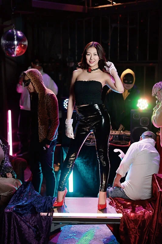 FUCK NIGHT PARTY 廃工場（秘）乱交パーティ 七原さゆ