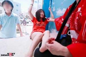 マジックミラー号 絶対に気持ちよくなってはイケない！！！愛する彼氏とはミラー越し30cmの状況でくすぐり我慢ゲームと称して凄腕AV男優の妙技でHにいじくりたおす！！！見てるこっちが恥ずかしくなるほどの熱熱カップルさん5組収録 ギャラリー 3